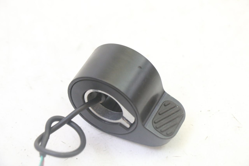 photo de MANETA DE ACELERADOR SEGWAY NINEBOT F65I 1