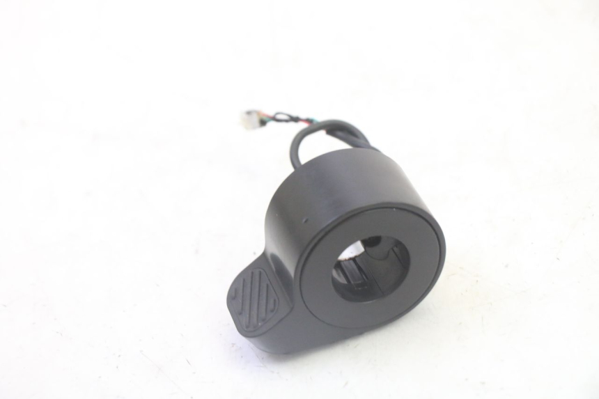 photo de MANETA DE ACELERADOR SEGWAY NINEBOT F65I 1