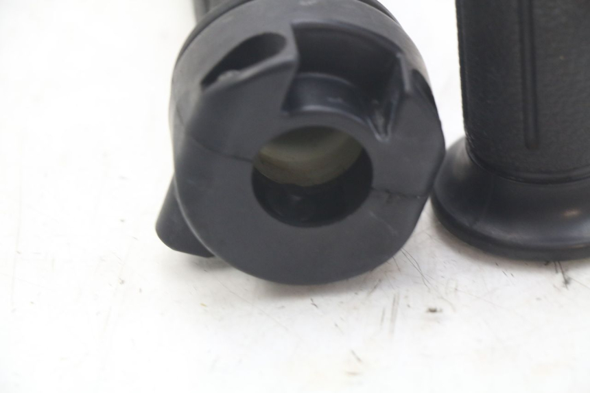photo de PUñO DEL ACELERADOR HONDA FES PANTHEON 2T 125 (1998 - 2002)