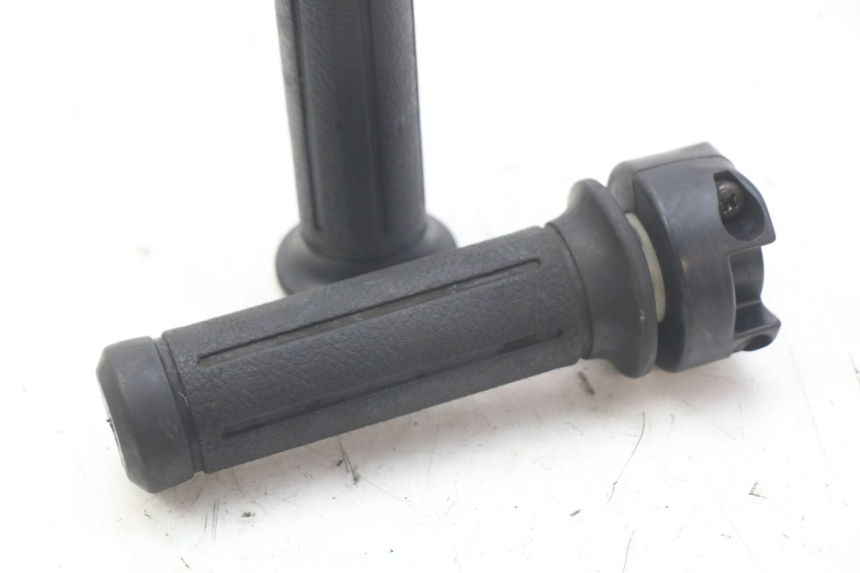 photo de PUñO DEL ACELERADOR HONDA FES PANTHEON 2T 125 (1998 - 2002)