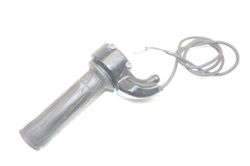 photo de PUñO DEL ACELERADOR YAMAHA FJR ABS 1300 (2006 - 2012) - Detalles de los puntos de fijación