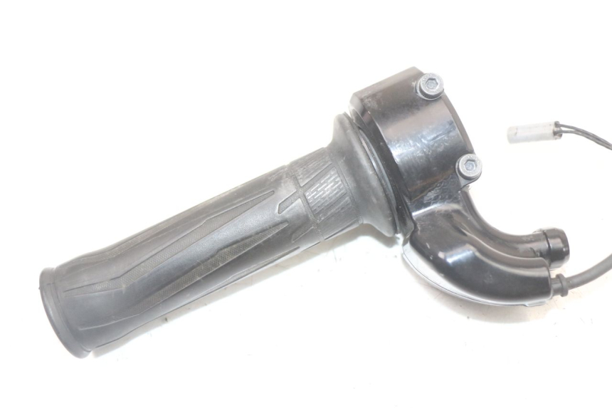 photo de PUñO DEL ACELERADOR YAMAHA FJR ABS 1300 (2006 - 2012) - Estado de la superficie y material