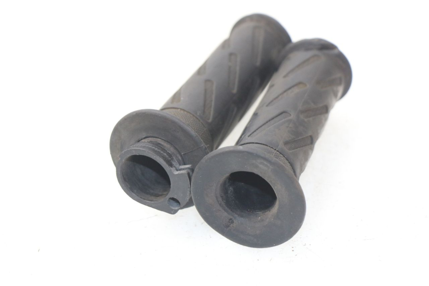 photo de ACELERADOR PEUGEOT KISBEE 2T 50 (2018 - 2022)