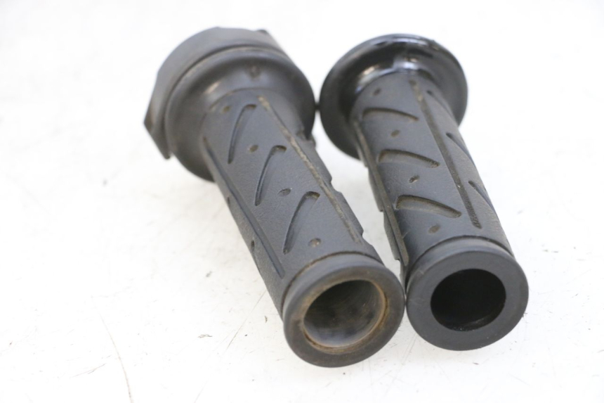 photo de MANGO DEL ACELERADOR KYMCO LIKE 125 (2009 - 2016) - Primer plano técnico