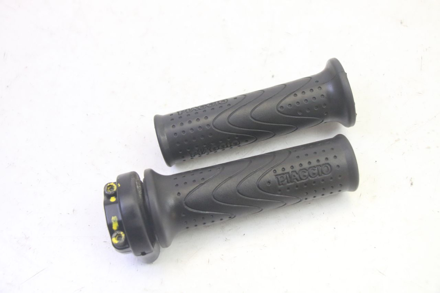 photo de ACELERADOR PIAGGIO MP3 HPE 350 (2018 - 2020) - Vista principal