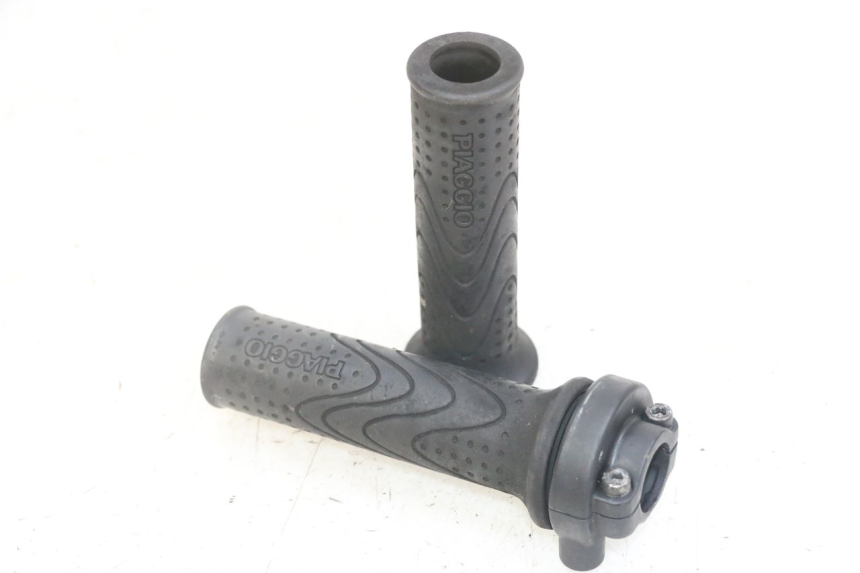 photo de ACELERADOR PIAGGIO MP3 LT 300 (2010 - 2016) - Vista principal