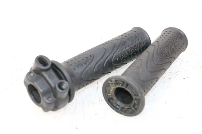 photo de ACELERADOR PIAGGIO MP3 500 (2011 - 2015)