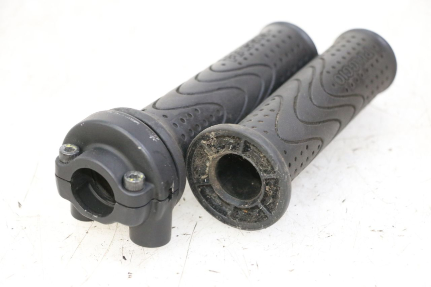 photo de ACELERADOR PIAGGIO MP3 500 (2011 - 2015)