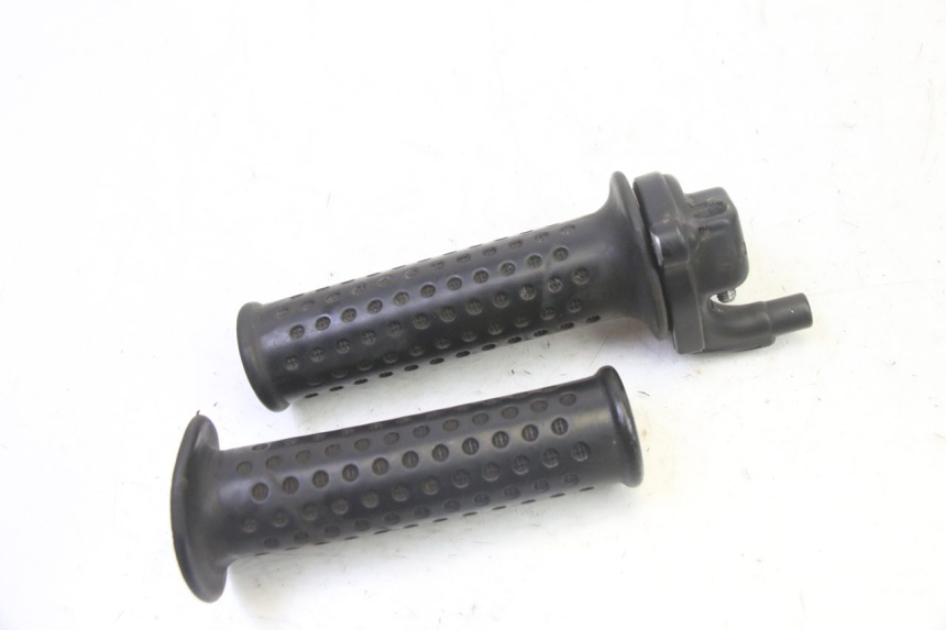 photo de PUñO DEL ACELERADOR PIAGGIO MP3 125 (2006 - 2014)