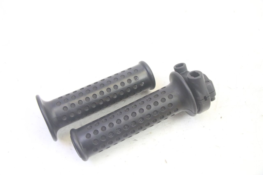 photo de PUñO DEL ACELERADOR PIAGGIO MP3 RL 250 (2007 - 2010) - Zoom estado de uso