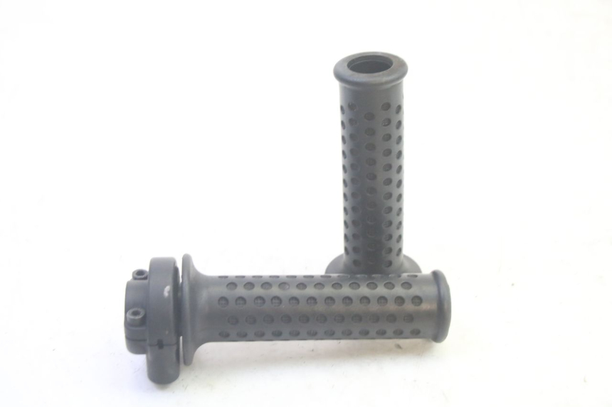 photo de PUñO DEL ACELERADOR PIAGGIO MP3 RL 250 (2007 - 2010) - Otra perspectiva