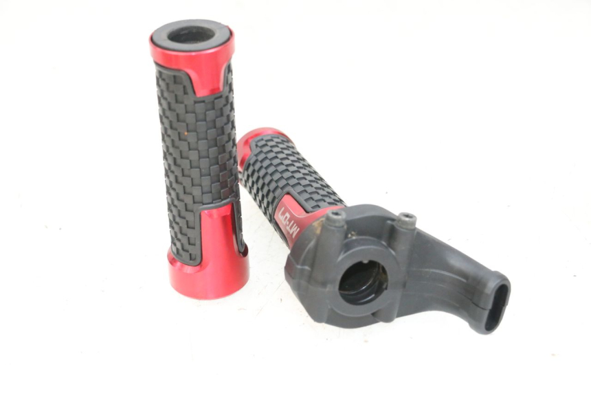 photo de ACELERADOR YAMAHA MT-07 MT07 ABS 700 (2018 - 2020) - Otra perspectiva