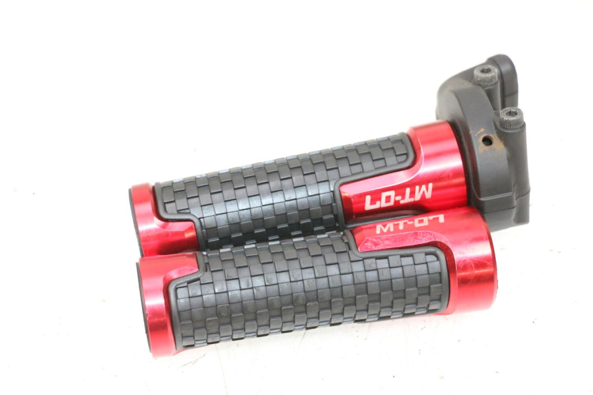 photo de ACELERADOR YAMAHA MT-07 MT07 ABS 700 (2018 - 2020) - Primer plano técnico