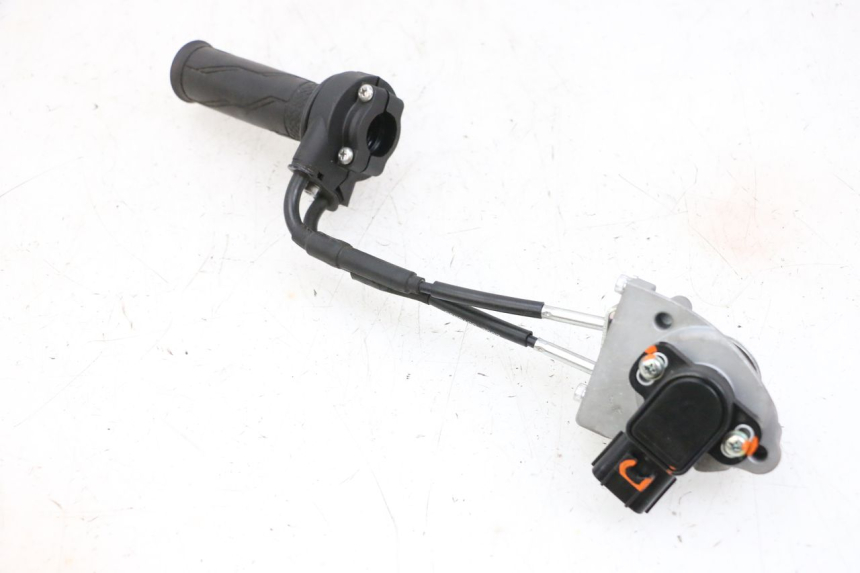 photo de ACELERADOR YAMAHA NEO'S CORE 1 (2022 - 2026) - Inspección visual detallada