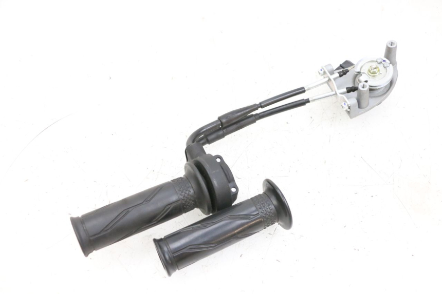 photo de ACELERADOR YAMAHA NEO'S CORE 1 (2022 - 2026) - Zoom estado de uso