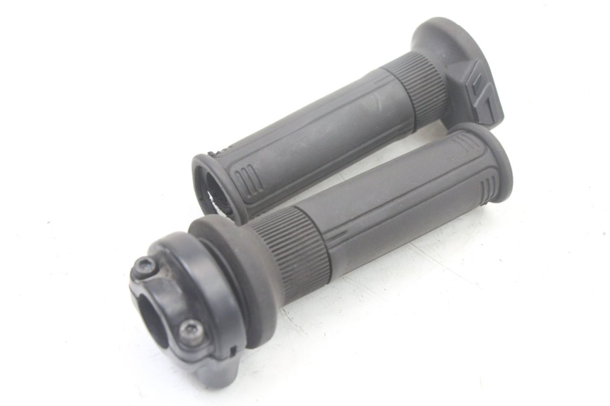 photo de ACELERADOR PIAGGIO VESPA LX IE 125 (2010 - 2012)
