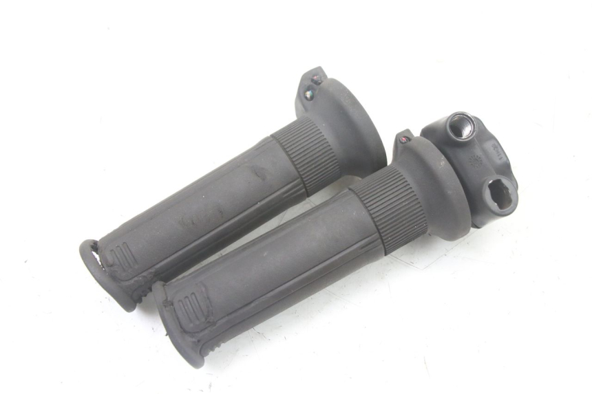 photo de ACELERADOR PIAGGIO VESPA LX IE 125 (2010 - 2012)