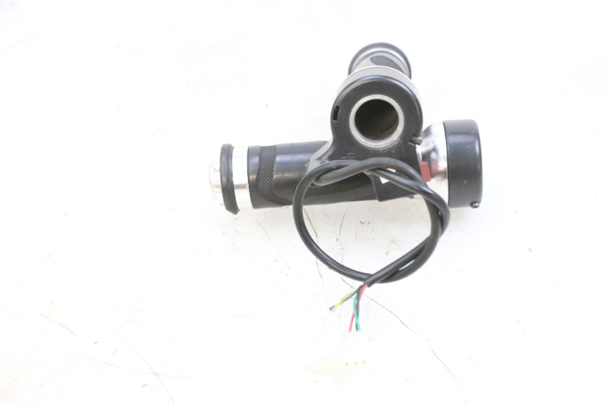 photo de ACELERADOR EFUN PUSA 1 - Primer plano técnico