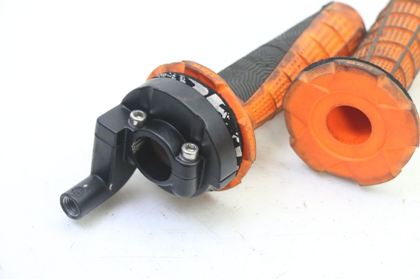 photo de PUñO DEL ACELERADOR APOLLO RFZ 125