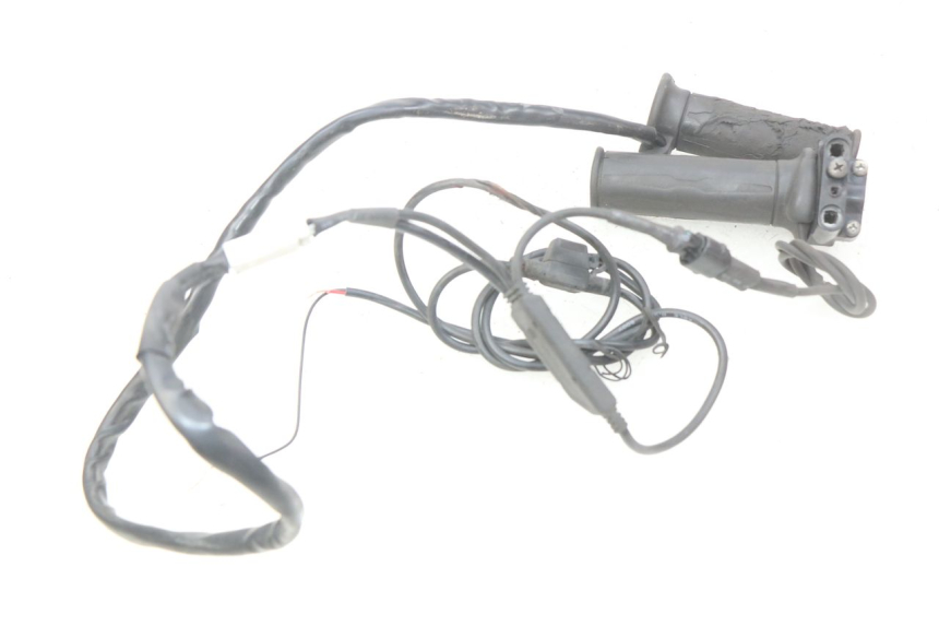 photo de PUñO DEL ACELERADOR SUZUKI SIXTEEN 125 (2008 - 2010)