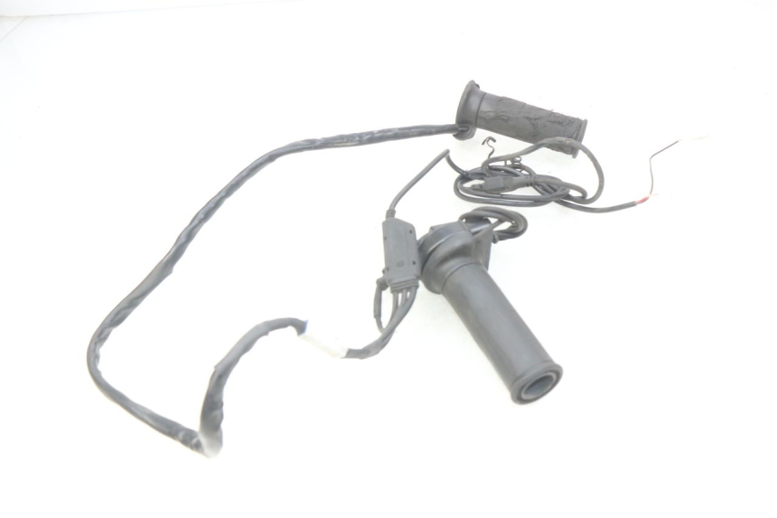 photo de PUñO DEL ACELERADOR SUZUKI SIXTEEN 125 (2008 - 2010)