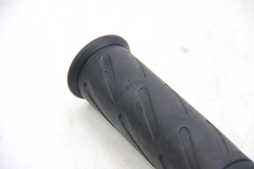 photo de PUñO DEL ACELERADOR SUZUKI SIXTEEN 125 (2008 - 2010)