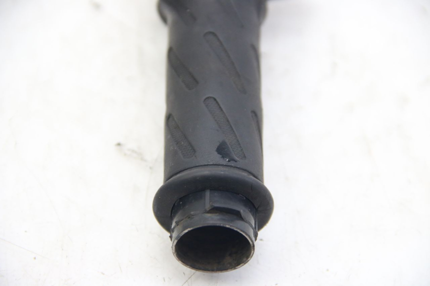 photo de PUñO DEL ACELERADOR SUZUKI SIXTEEN 125 (2008 - 2010)