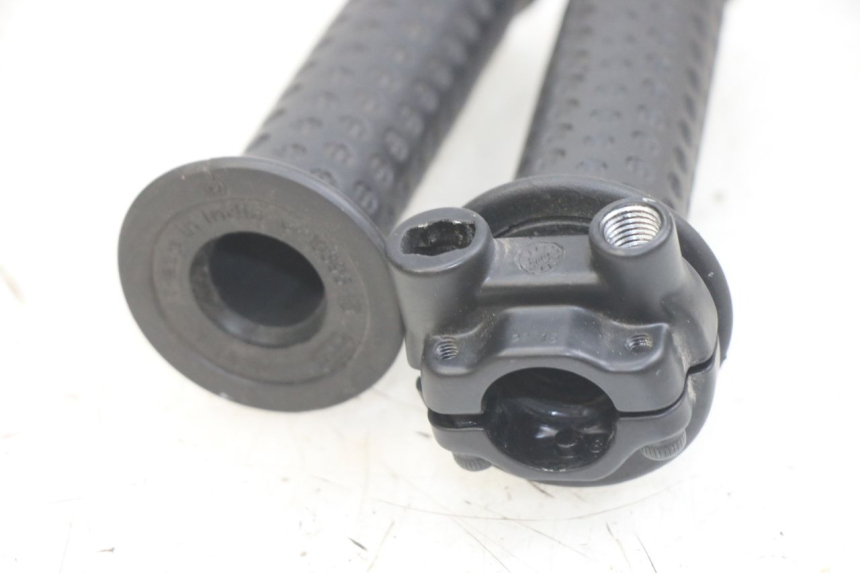 photo de PUñO DEL ACELERADOR APRILIA SXR 50 (2021 - 2023)