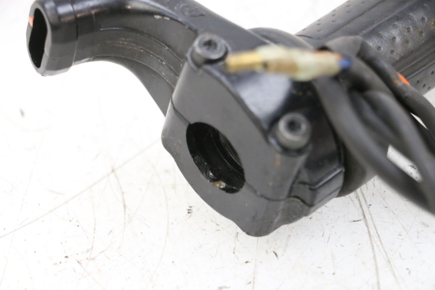 photo de ACELERADOR YAMAHA TDM ABS 900 (2002 - 2014) - Primer plano técnico