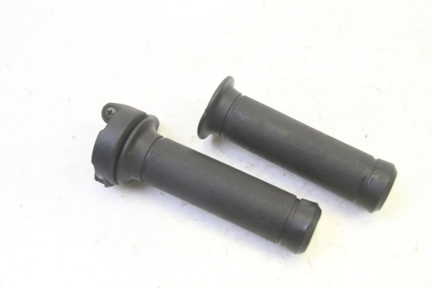 photo de ACELERADOR PEUGEOT TWEET PRO EFI 4T 50 (2021 - 2022)