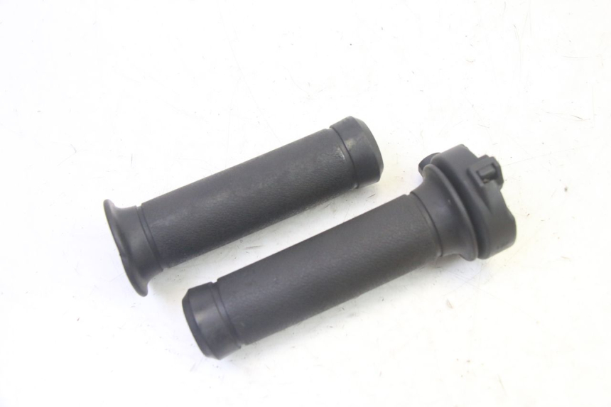 photo de ACELERADOR PEUGEOT TWEET PRO EFI 4T 50 (2021 - 2022)