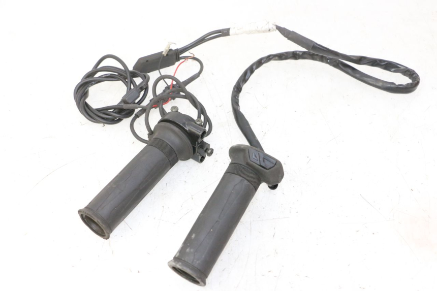 photo de PUñO DEL ACELERADOR YAMAHA XMAX X-MAX 125 (2006 - 2009)