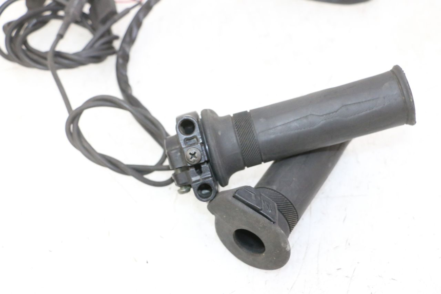 photo de PUñO DEL ACELERADOR YAMAHA XMAX X-MAX 125 (2006 - 2009)