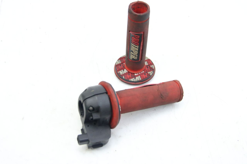 photo de PUñO DEL ACELERADOR PEUGEOT XP6 50 (1997 - 2003)