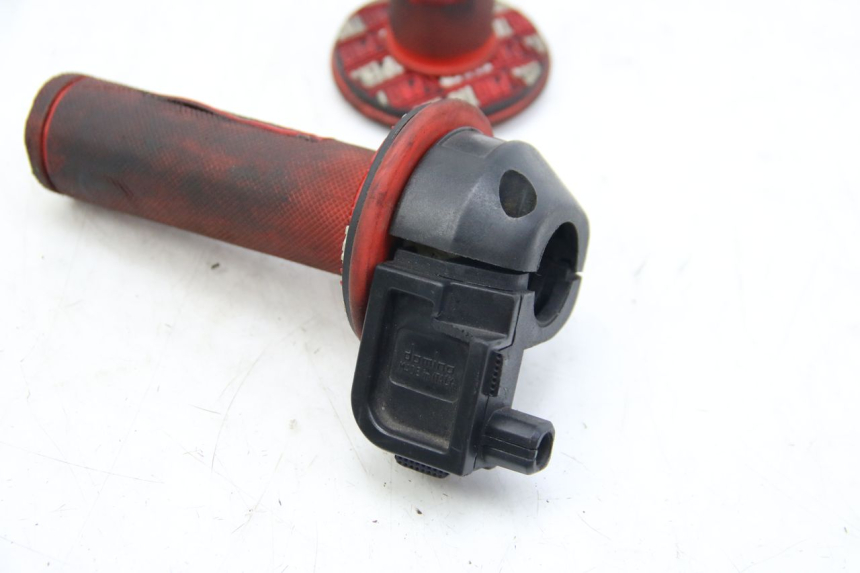 photo de PUñO DEL ACELERADOR PEUGEOT XP6 50 (1997 - 2003)