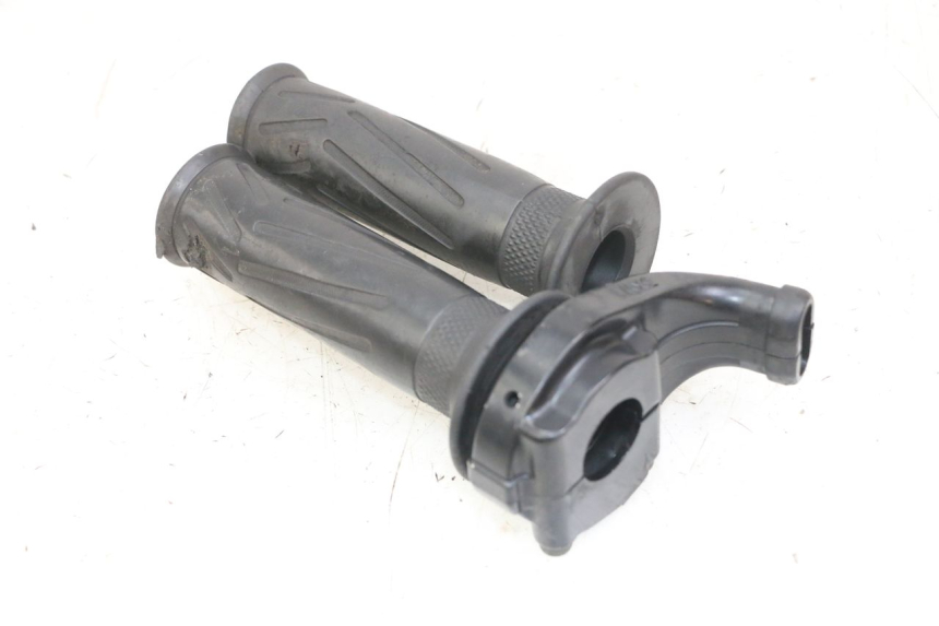 photo de ACELERADOR YAMAHA FZS FAZER 600 (2001 - 2003)
