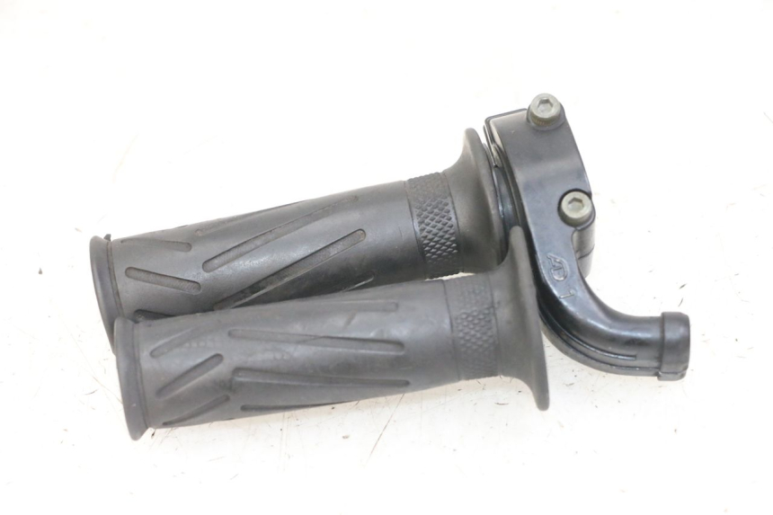 photo de ACELERADOR YAMAHA FZS FAZER 600 (2001 - 2003)