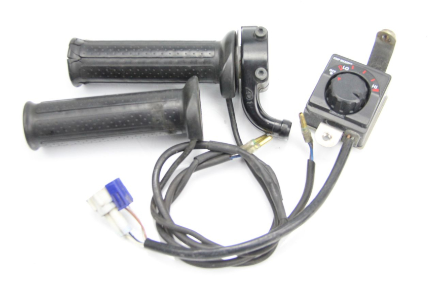 photo de ACELERADOR YAMAHA TDM ABS 900 (2002 - 2014)