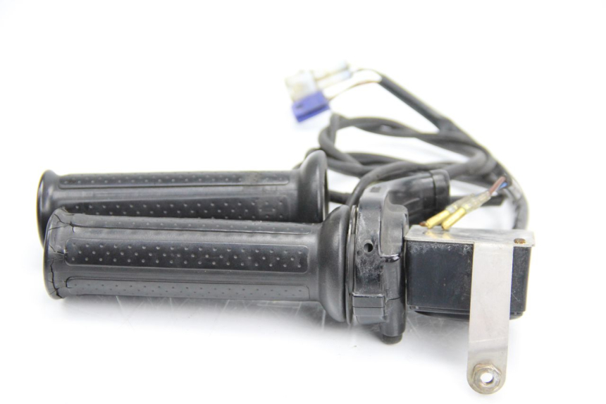 photo de ACELERADOR YAMAHA TDM ABS 900 (2002 - 2014)