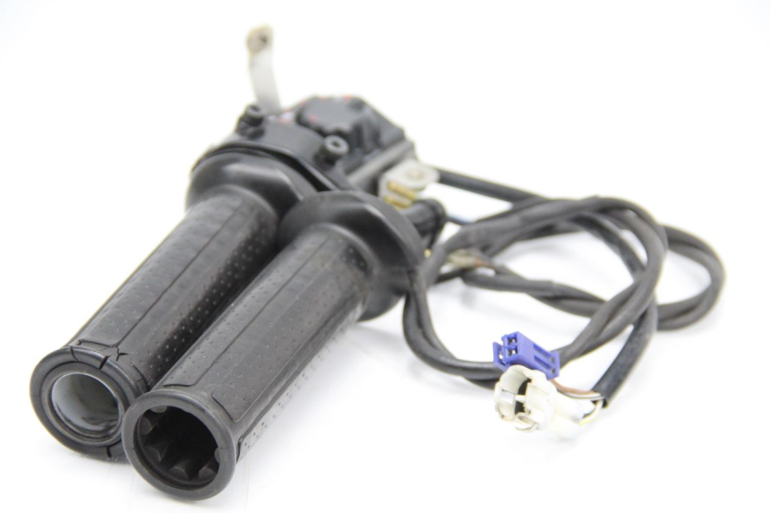 photo de ACELERADOR YAMAHA TDM ABS 900 (2002 - 2014)