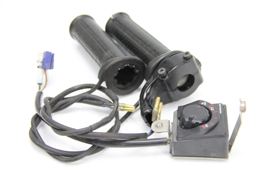 photo de ACELERADOR YAMAHA TDM ABS 900 (2002 - 2014)