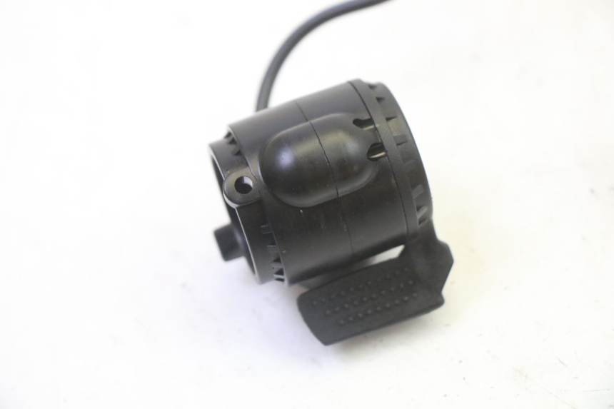 photo de ACELERADOR MOOVWAY Z8 1