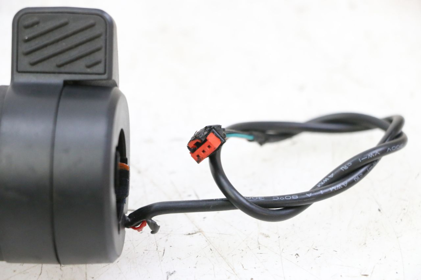 photo de ACELERADOR SEGWAY NINEBOT ZT3 PRO 1