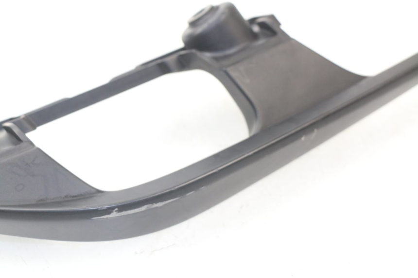 photo de ASIDERO DERECHA YAMAHA XMAX X-MAX ABS 125 (2014 - 2016) - Detalle de la pieza