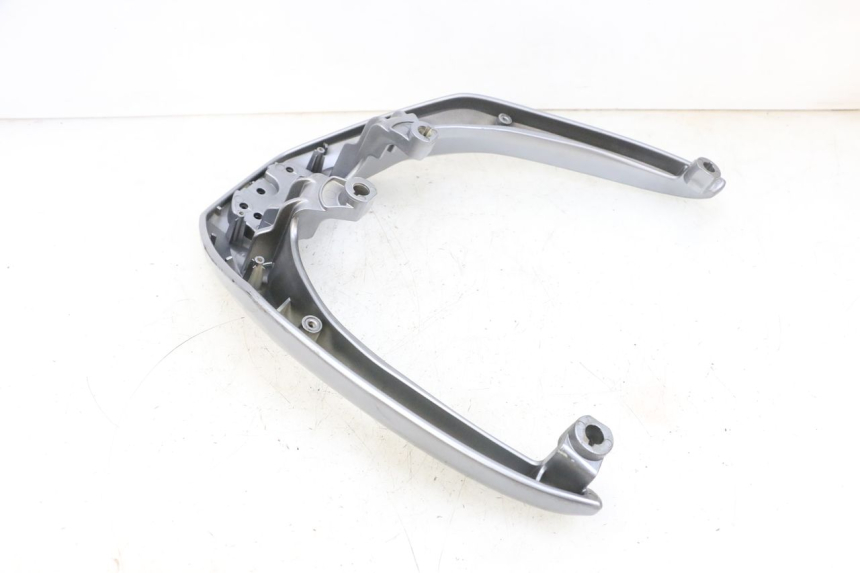 photo de ASIDERO SYM GTS EVO 125 (2009 - 2013) - Detalles de los puntos de fijación