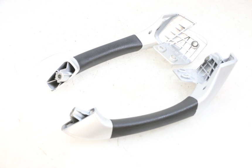 photo de ASIDERO PIAGGIO MP3 RL 250 (2007 - 2010) - Detalle de la pieza