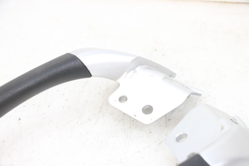 photo de ASIDERO PIAGGIO MP3 RL 250 (2007 - 2010) - Características distintivas