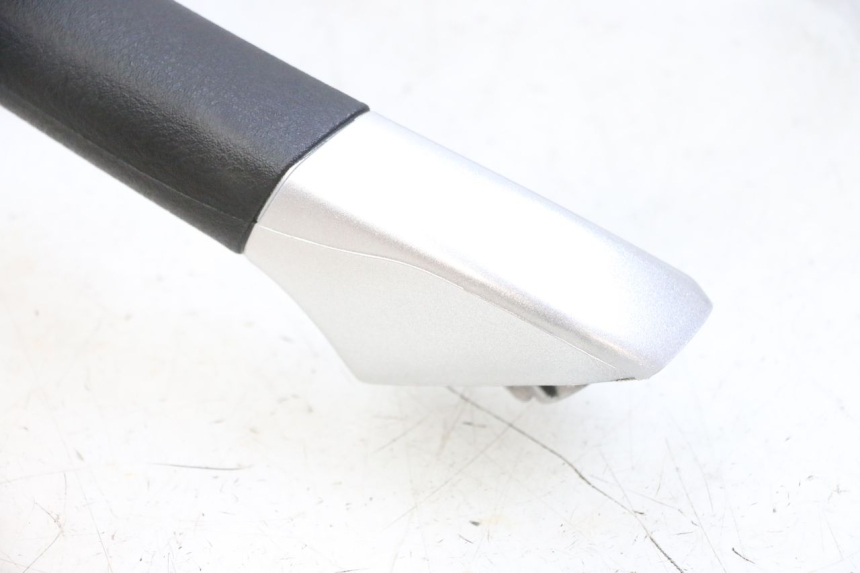 photo de ASIDERO PIAGGIO MP3 RL 250 (2007 - 2010) - Detalles de los puntos de fijación