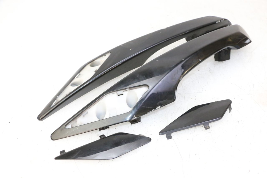 photo de MANILLAR TRASERO PEUGEOT SATELIS 125 (2010 - 2012)