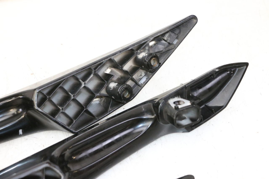 photo de MANILLAR TRASERO PEUGEOT SATELIS 125 (2010 - 2012)